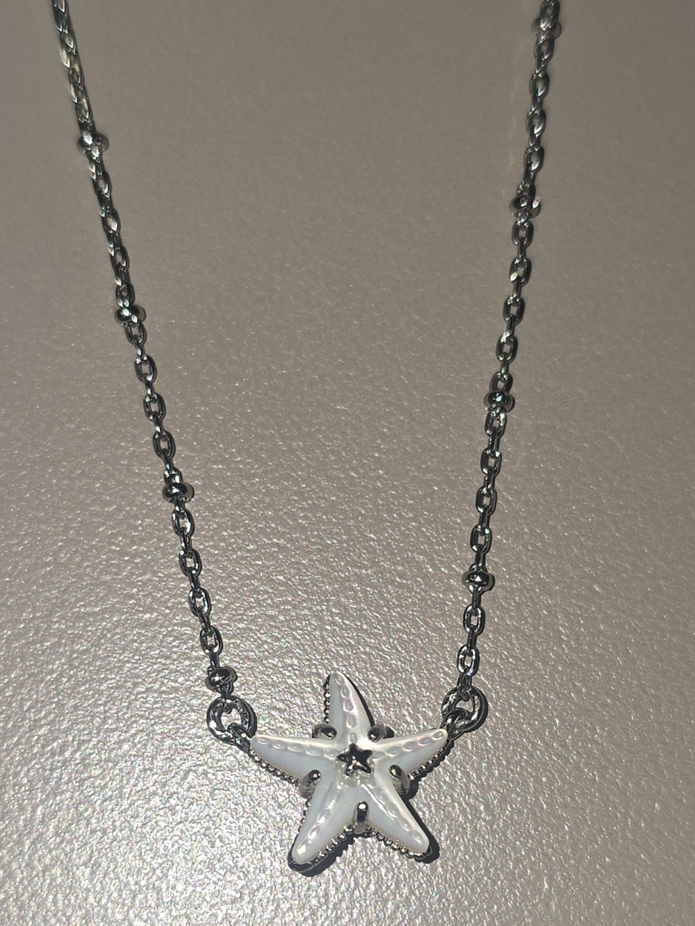 Kendra Scott Parker Starfish Short Pendant Necklace - Silver MOP Signed 19 In. - Picture 9 of 12